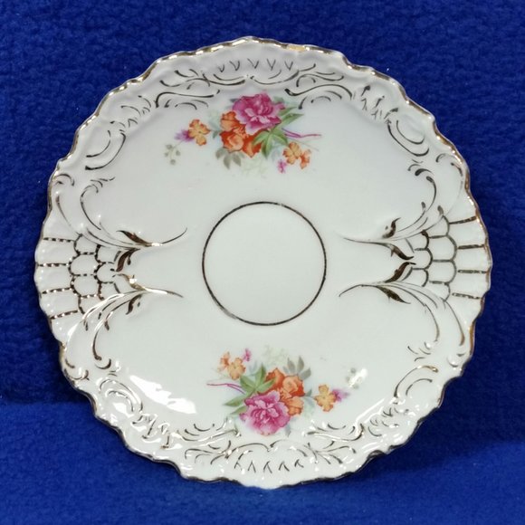 Vintage Floral and Gold Demitasse Cup and Saucer Set Unmarked AS IS - Picture 6 of 10